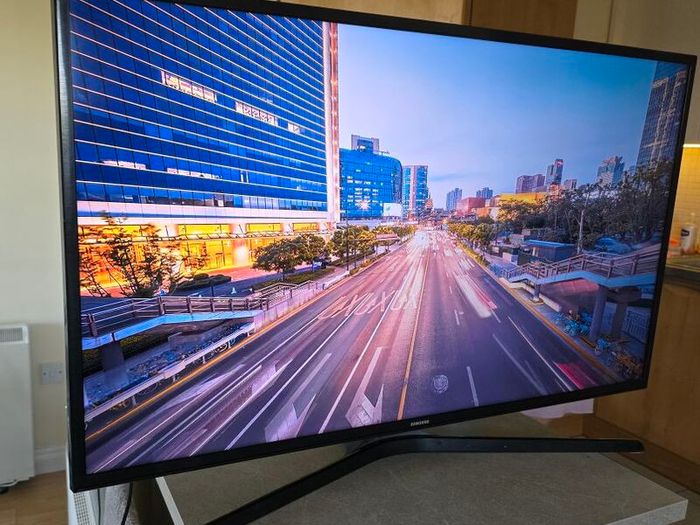 Samsung 40' 4K HD LED Smart TV