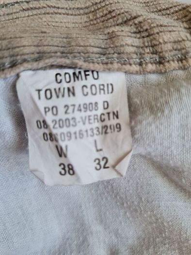 Tommy hilfiger comfo town cords Size 38/32 zip fly beige in excellent condition