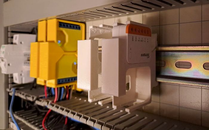 Sonoff Mini R4 DIN rail mount