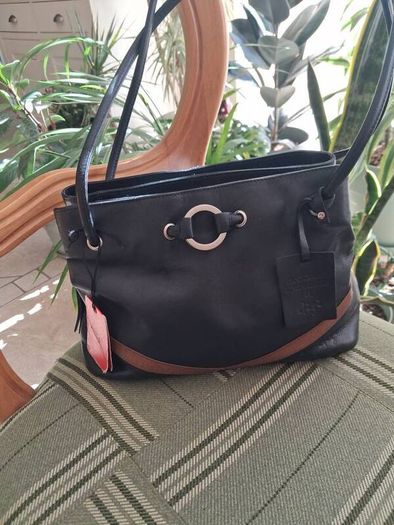 Beautiful GiGi Navy Soft Leather Hand/Shoulder Bag