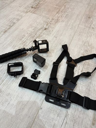 GoPro Hero 7 Black (mint / SD card / accessories)