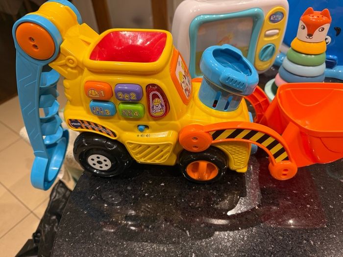 Mix of Vtech & other toys