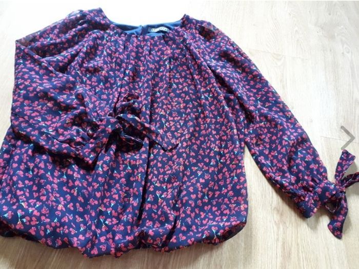 Navy Blouse with hearts  Size 8-12
