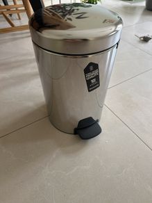 Brand new Brabantia 12L bin with foot padel