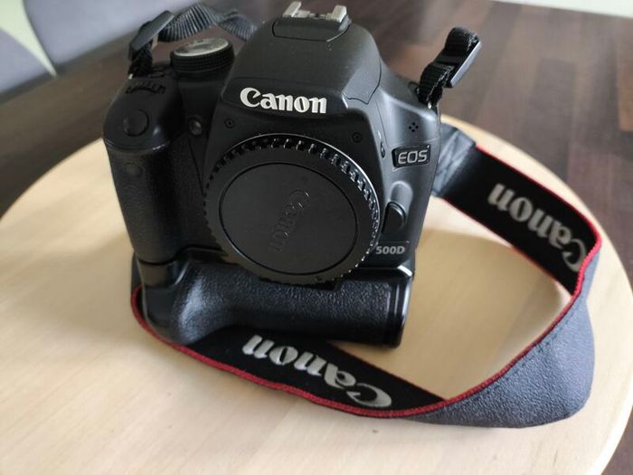 Canon 500D + grip 2x batteries