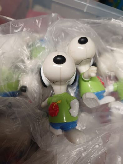 Snoppy toy figures