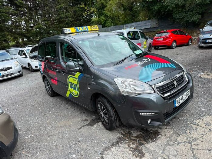 auto taxi for rent