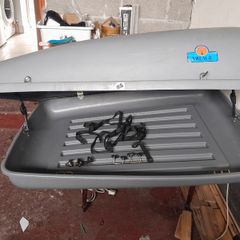 Roof box