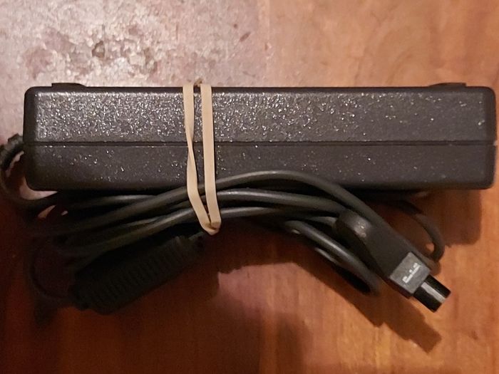 DELL AA20031 20v 3.5amp Power Adaptor in excellent condition