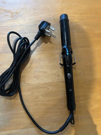 hair curlers/ hairdryer/ volumiser