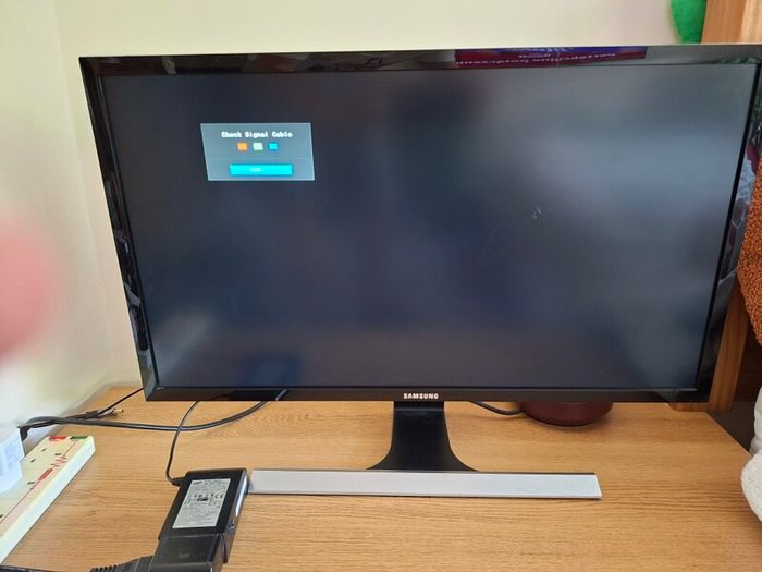 Monitor samsung 28" UHD 4K