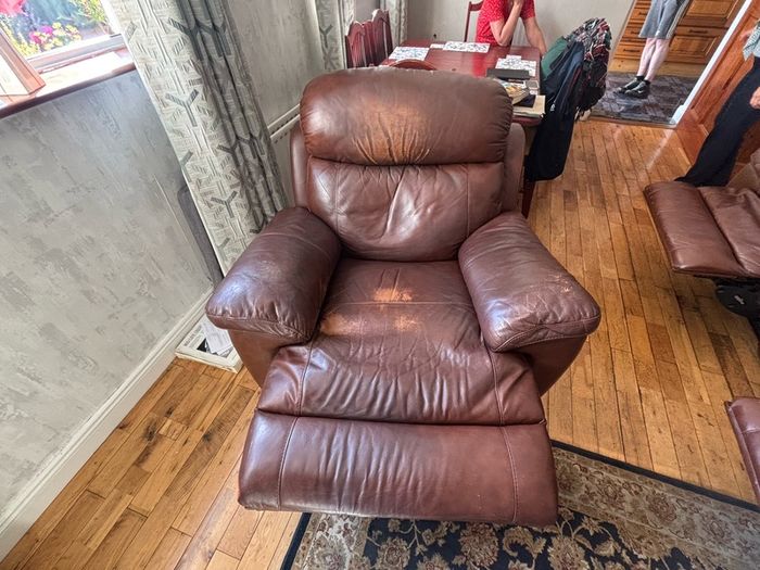 Leather 3 seater recliner and single recliner