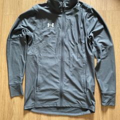 Mens/Boys Under Armour Top Size S