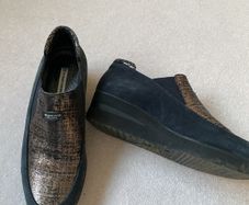 Marco Moreo Navy suede wedges Size 39
