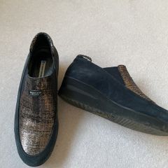 Marco Moreo Navy suede wedges Size 39