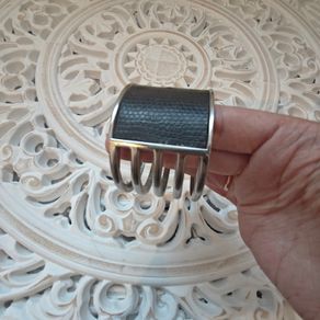 Two tone bangle