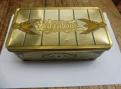 Yu-Gi-Oh Trading Card Tinbox with bulk cards