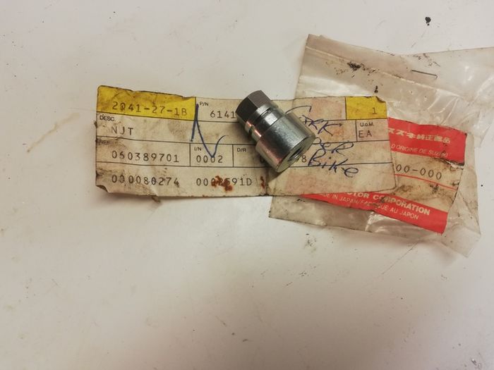 Suzuki RGV250 GSXR 750 /1100 Chain adjuster nut