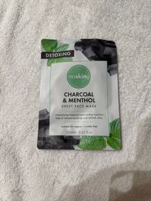 1 x Masking Charcoal & Menthol Face Mask.