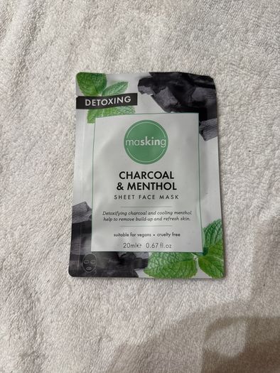 1 x Masking Charcoal & Menthol Face Mask.