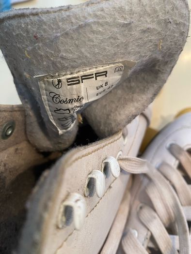 Skate Pro leather skating boots size 8