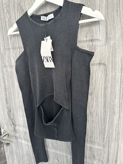 Bnwt Zara Top - M