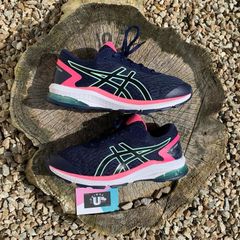 Classic ASICS Gel GT-1000 Navy Pink