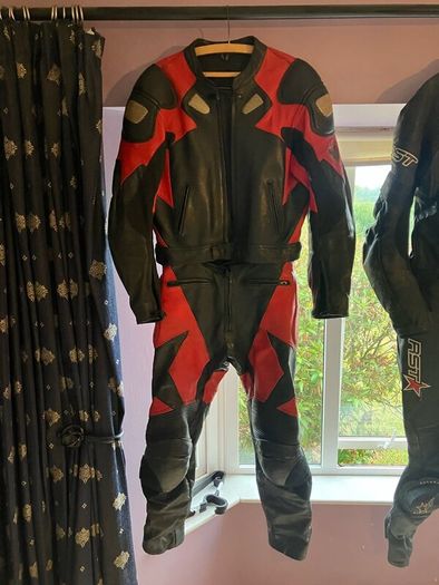 RST voltage leathers