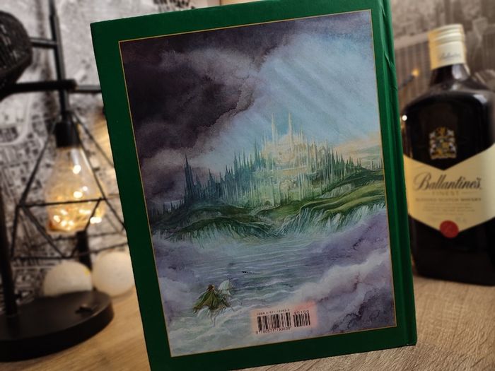 The Names Upon the Harp ! Irish Myth and Legend ! Illustrated by P.J. Lynch ! 2000 ! by Faber and Faber !