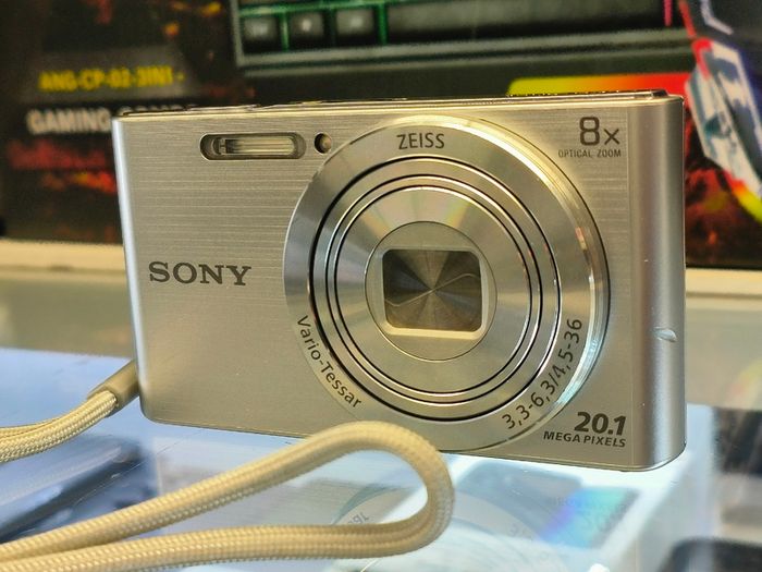 Sony Cyber-shot DSC-W830 Silver 20.1MP 8x Zoom Digital Camera