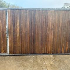 Large Gate with pedestrian access door, lock, keys