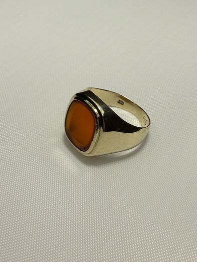 Vintage 8K Yellow Gold Signet Gents Ring Bezel set Carnelian
