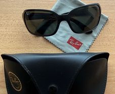 Ray-Ban RB4068 601 Polarised like new