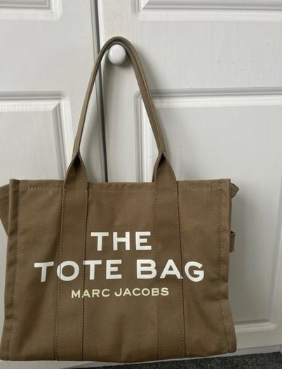 Marc Jacob's The tote bag