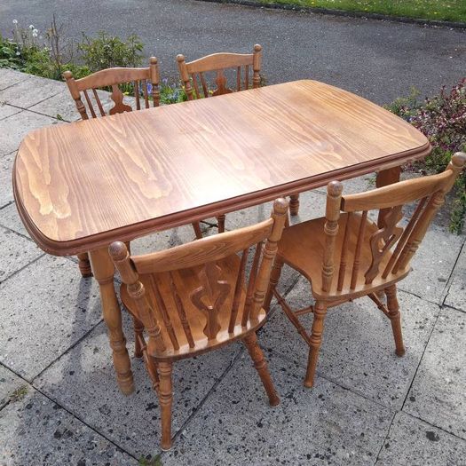 Oak Table And Chairs