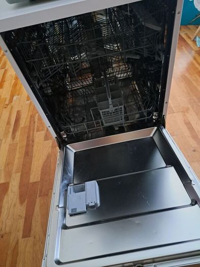 Fridge, dishwasher, chest freezer, microwave