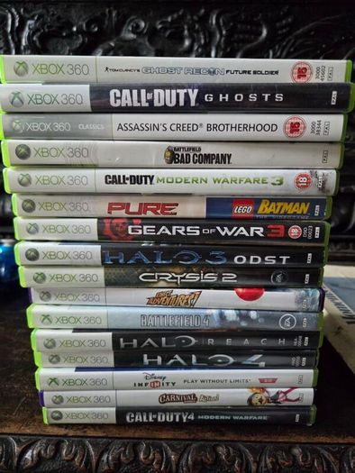 Xbox 360, 3 Controllers, 58 Games