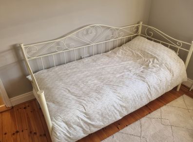 Day Bed & Mattress