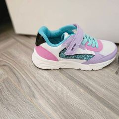 Girls trainers