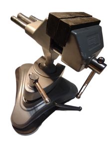 Vice with suction cup for DYI tasks Free viewing
