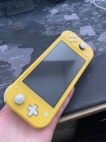 Nintendo Switch Lite (Yellow)