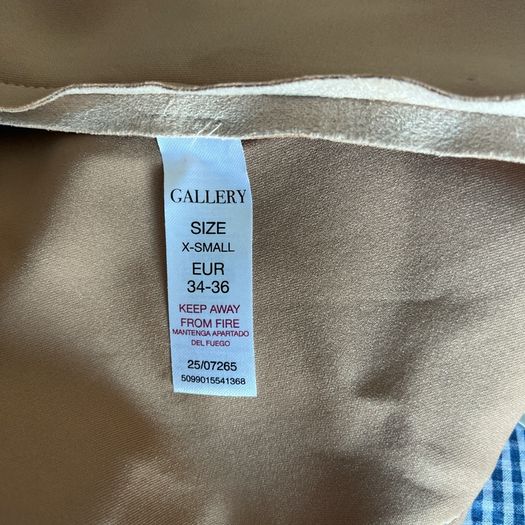 Gallery sleeveless jacket. Size 12