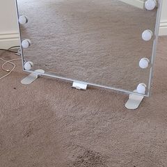 Hollywood mirror