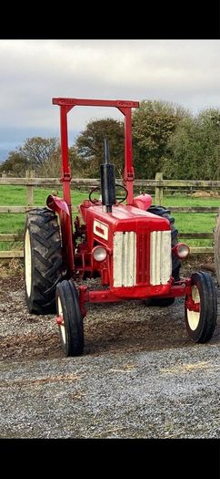 International B414 and loader