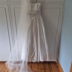 Strapless ivory wedding dress