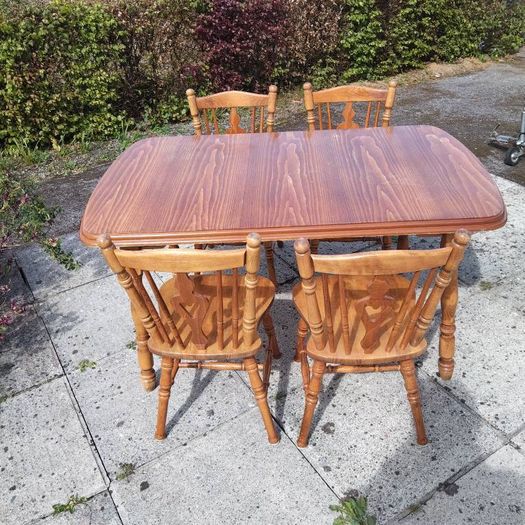 Oak Table And Chairs