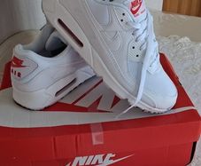 Brand new Nike airmaxx 8