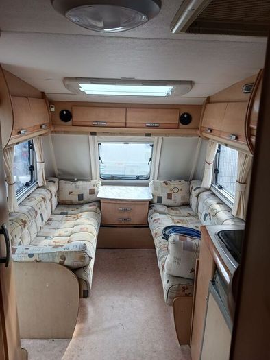 2005 bailey senator caravan fixed bed