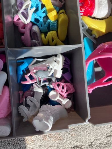 Barbie clothes, shoes, bags, jewellery and accessories