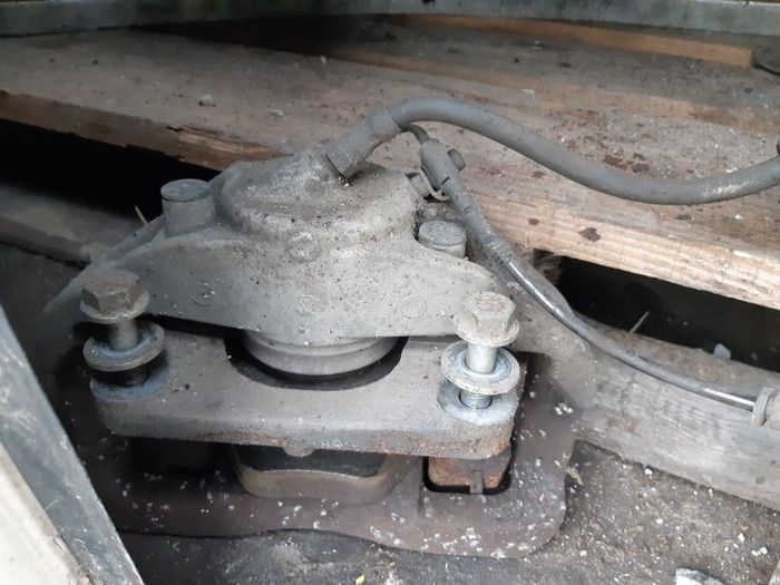 brake caliper bmw 5 series e60